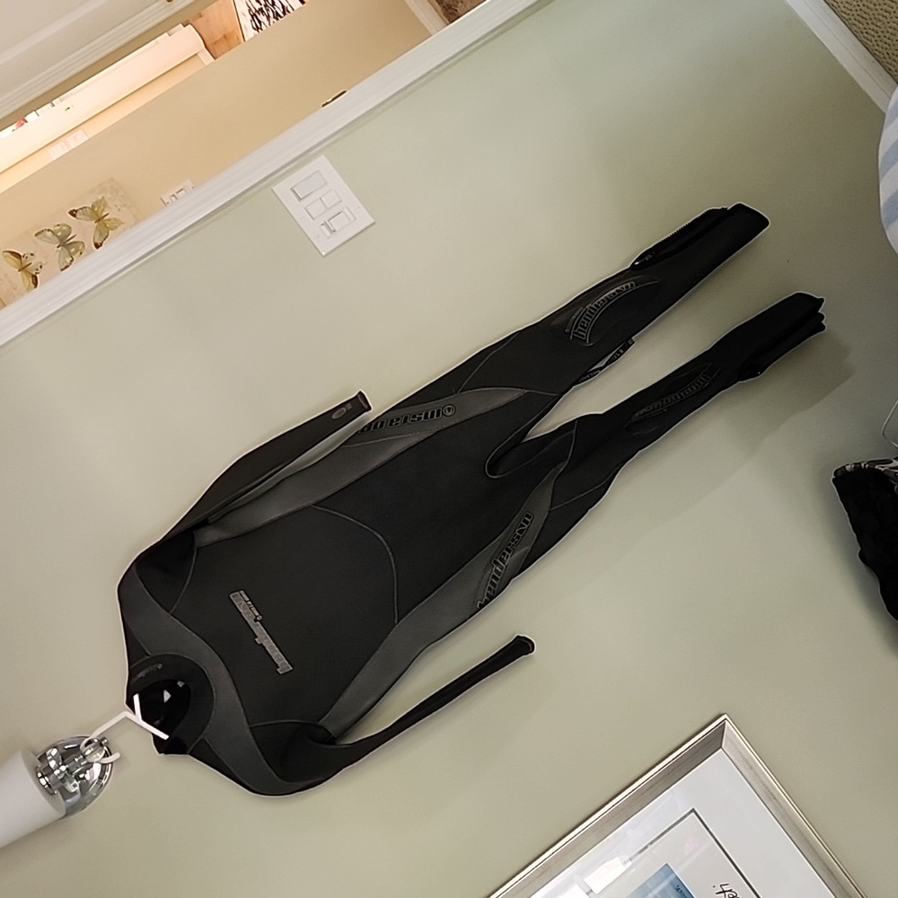 wetsuit